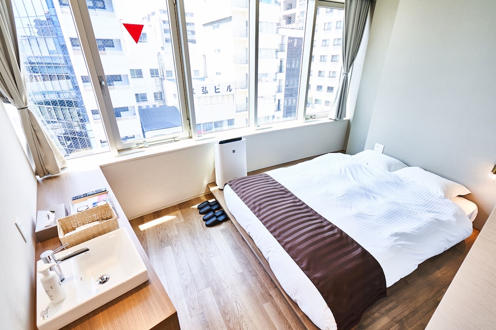 ROOM, DOUBLE BED, SHARED BATHROOM