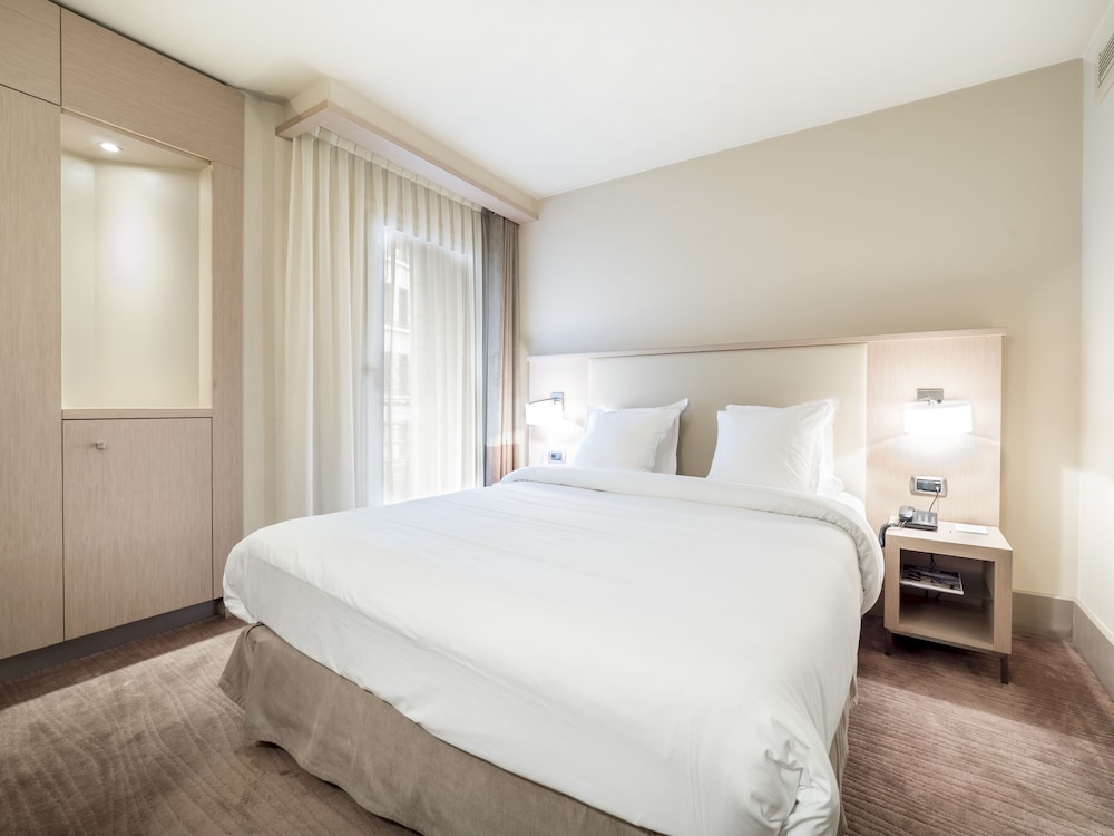 HOTEL LE PRE CARRE 12/31