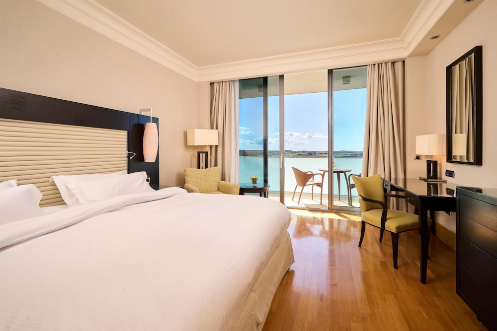 Premium, King Bed, Sea Side