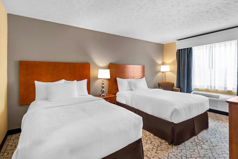 غرفة قياسية بسريرين كوين، Quality Inn Kilmarnock VA 2/5