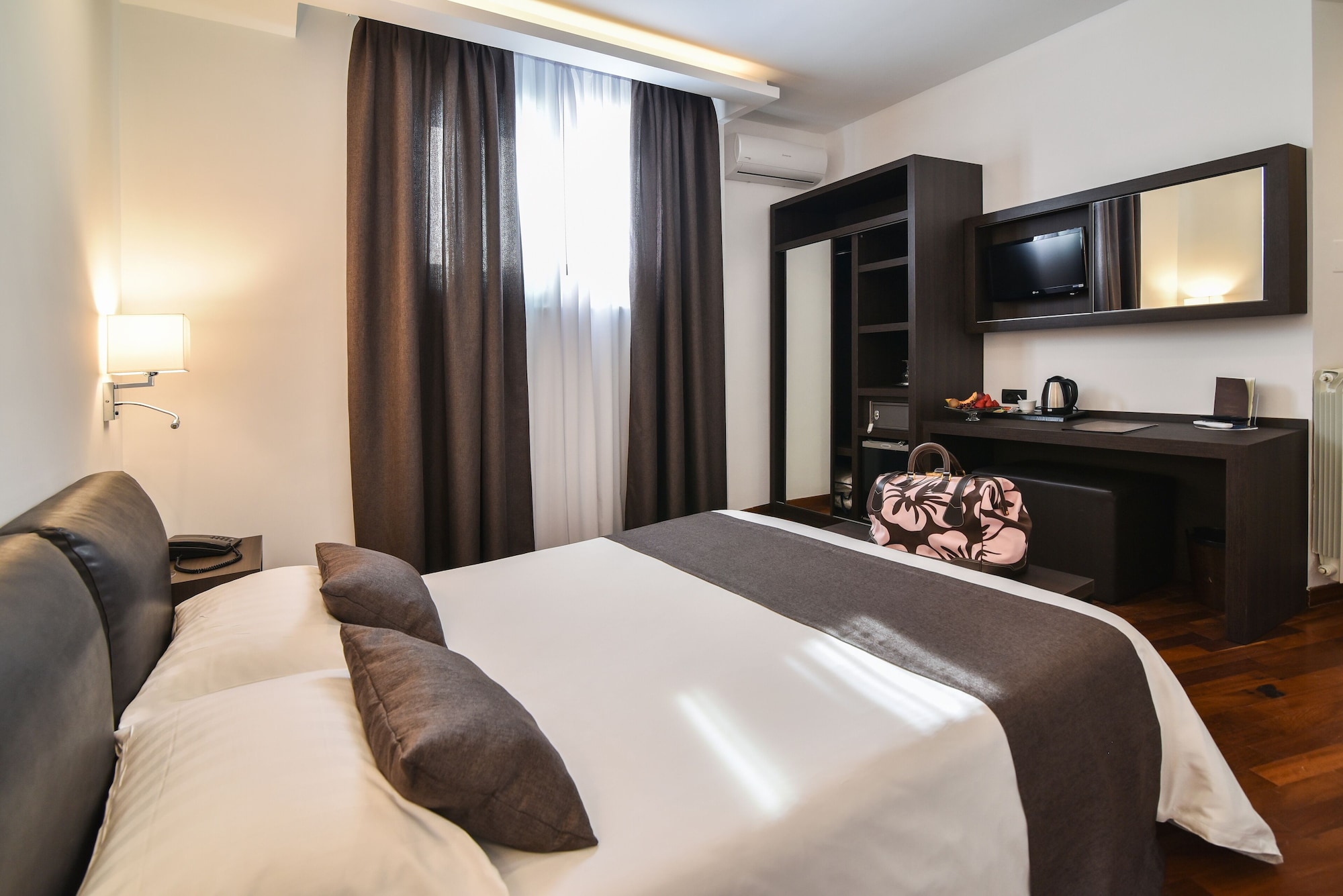 ECONOMY, DOUBLE BED