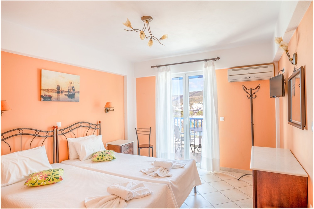 ROMANTICA HOTEL 52/65