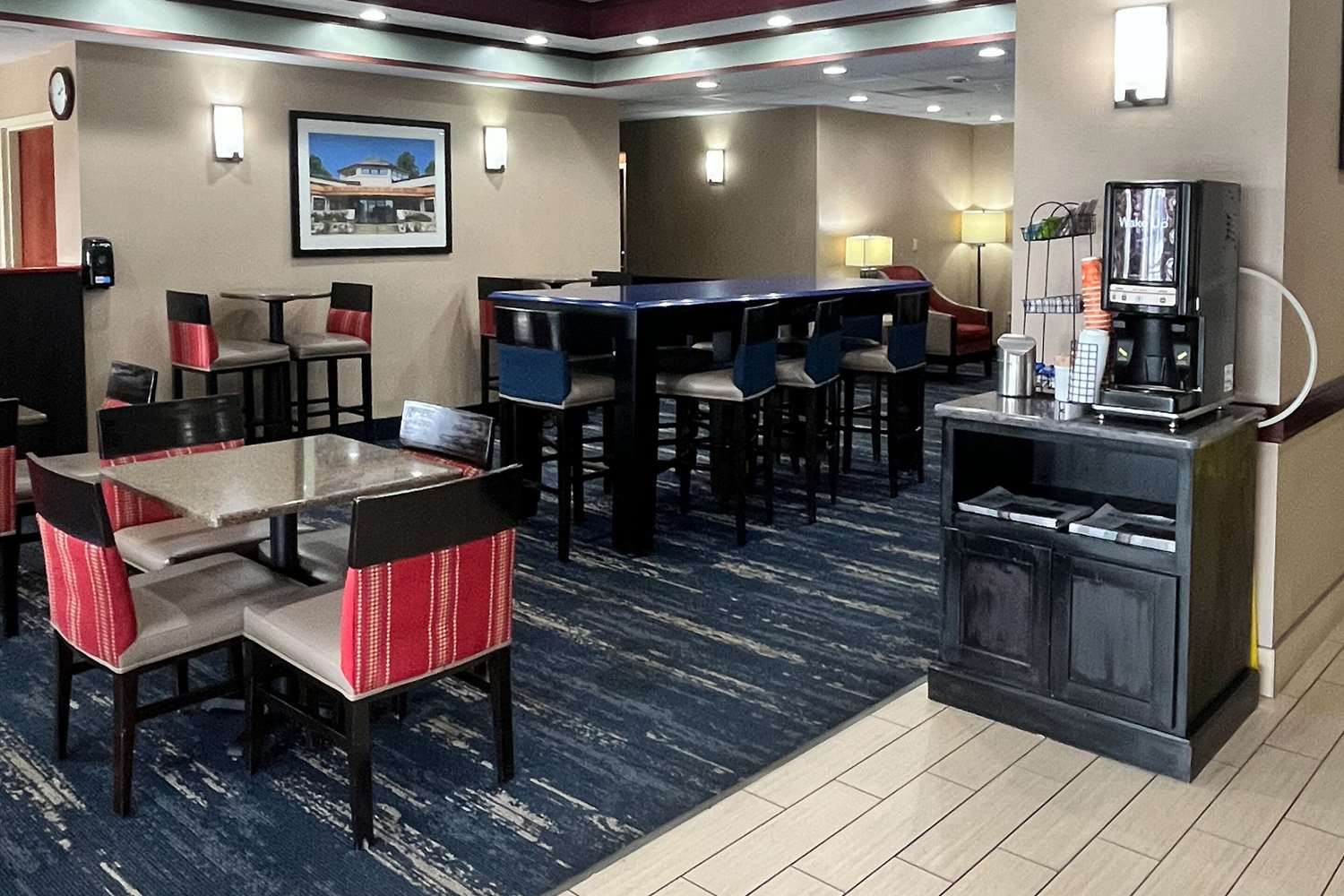 Comfort Inn & Suites Jackson North 6/12