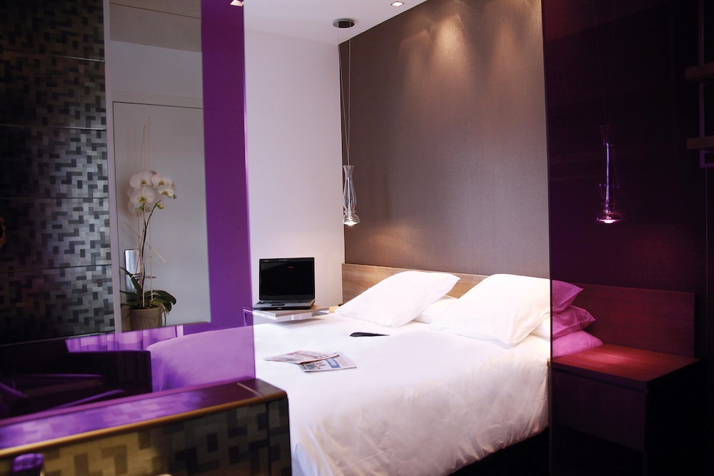 SUPERIOR, KING BED