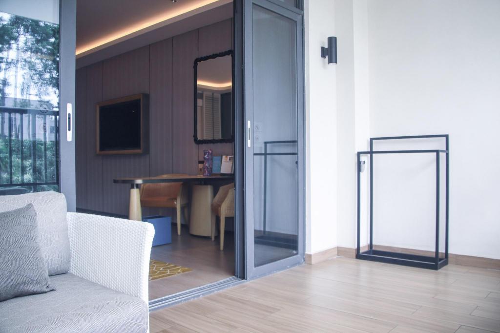 Standard, King Bed, South Building, Accessible