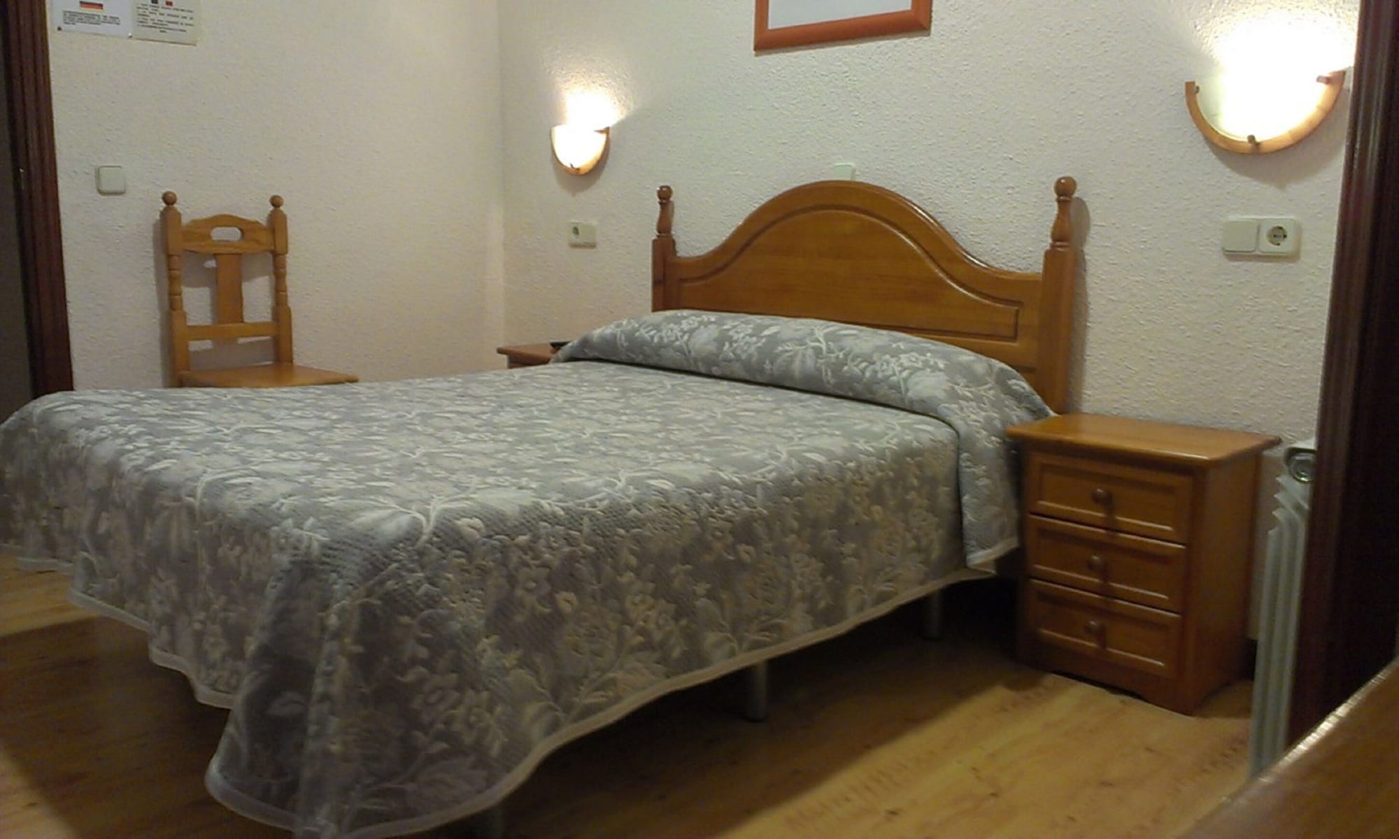 غرفة صغيرة بسرير مزدوج، Hostal Zamora 2/3