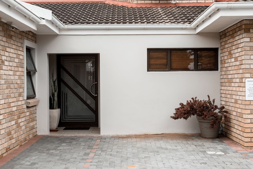 Wagtails Guest House 8/50