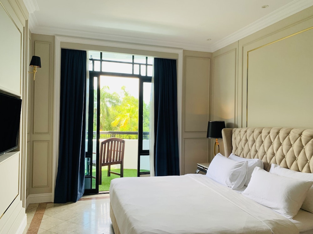 Grand Eska Hotel & Suites 10/38