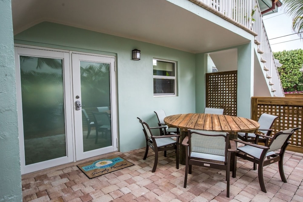 Sun Dek Beach House 44/56