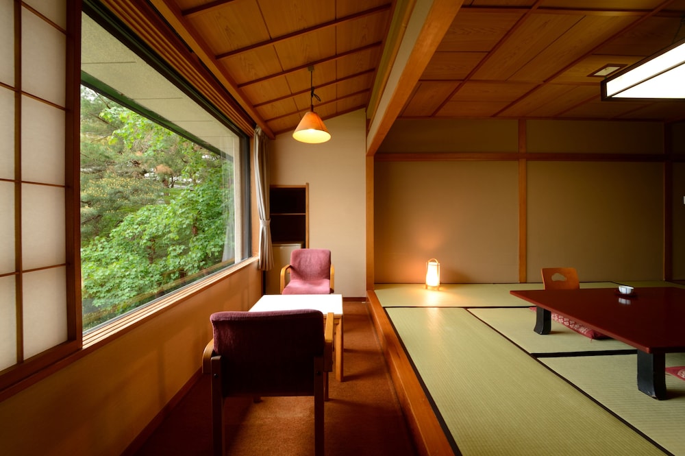 Tsukioka Hotel 33/61