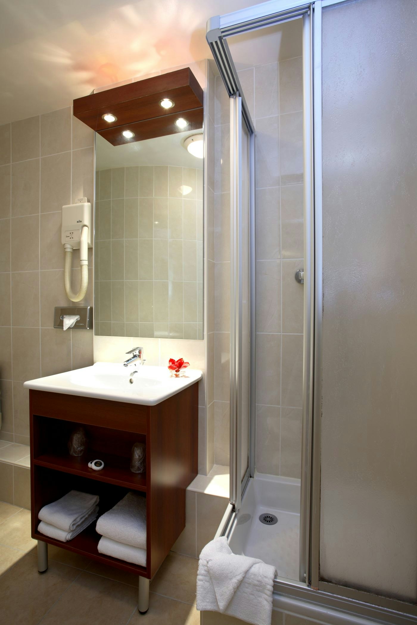 Diese Hotel Bastille 50/50