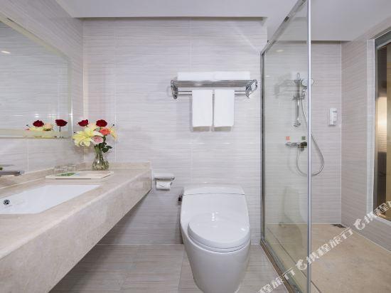Vienna International Hotel (Wenzhou Airport Binhai Park) 50/50
