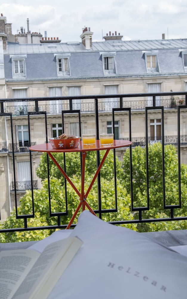 Suites and Hotel Helzear Champs Elysees 59/65