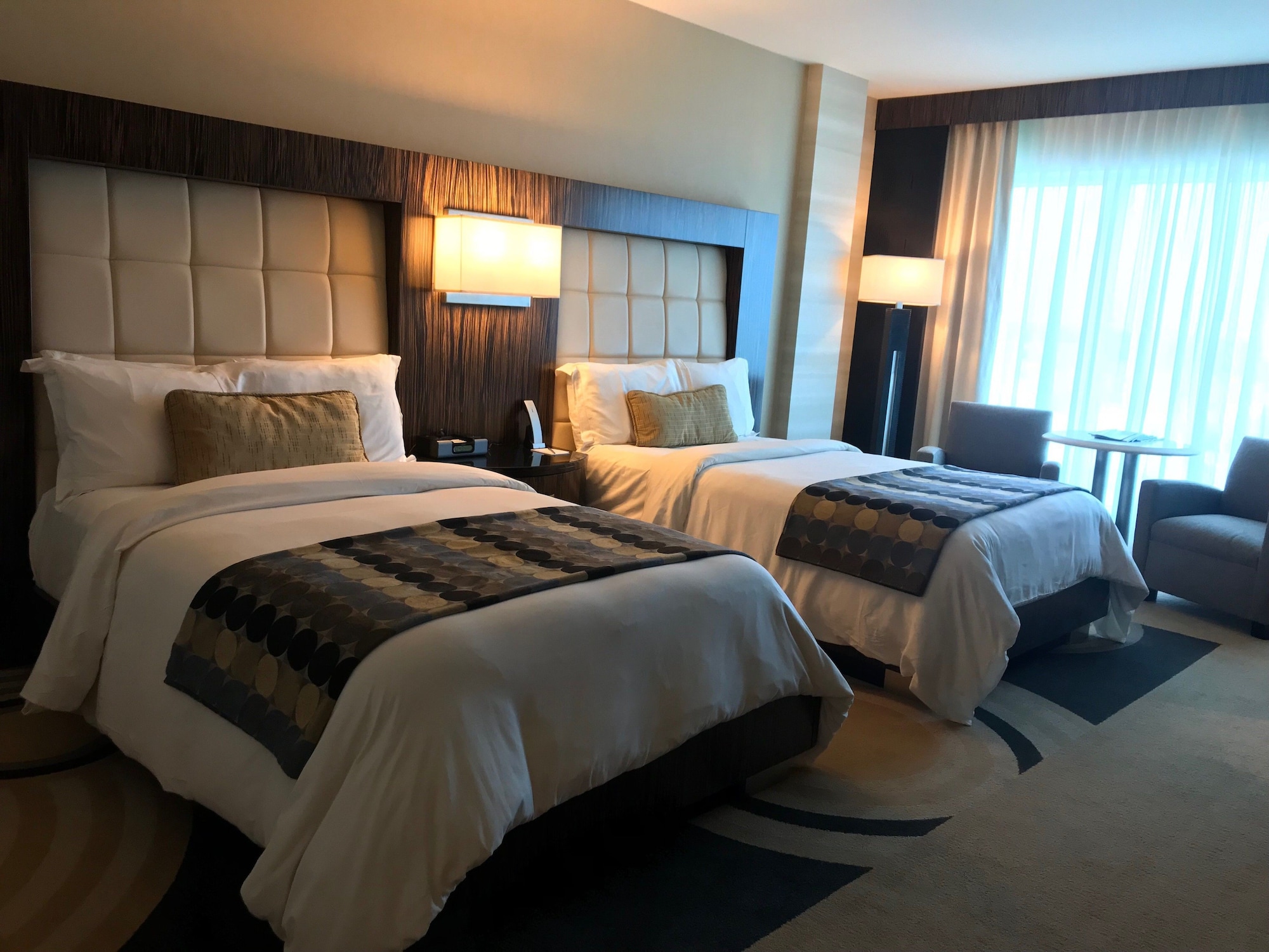 DELUXE, DOUBLE BED