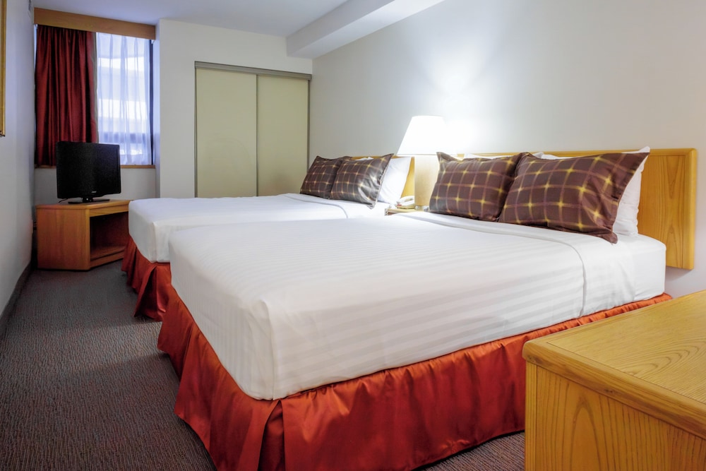 Cartier Place Suite Hotel 22/64