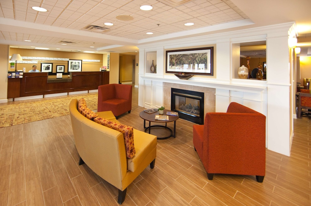 Hampton Inn Columbus North 26/37