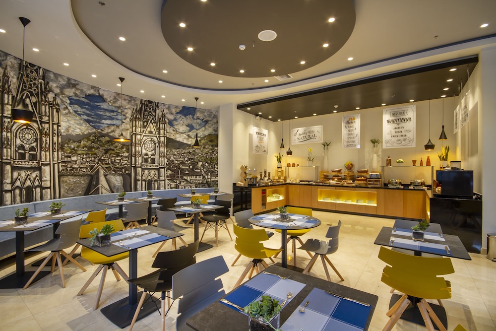 Ibis Quito 48/61