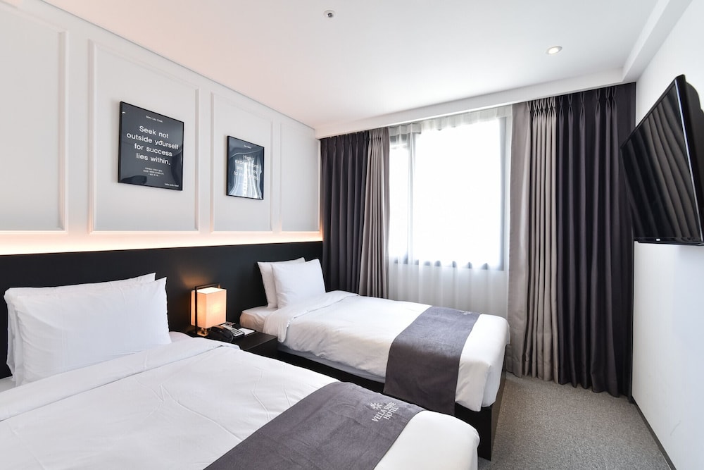 Vella Suite Hotel 13/50