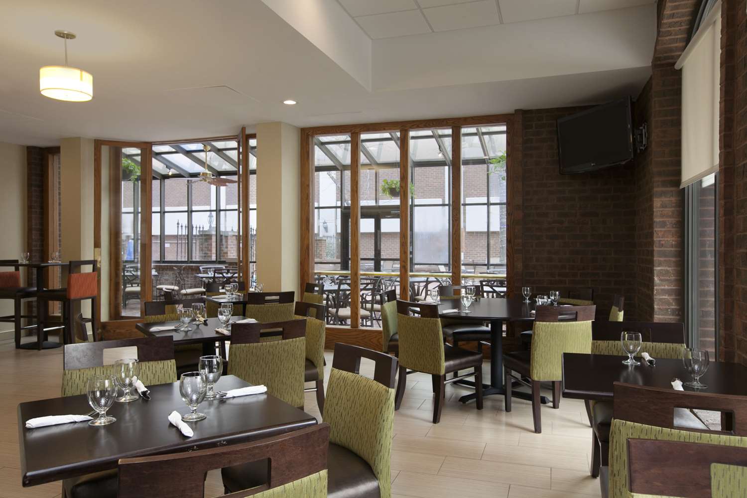 Days Inn By Wyndham Baltimore Inner Harbor 33/52