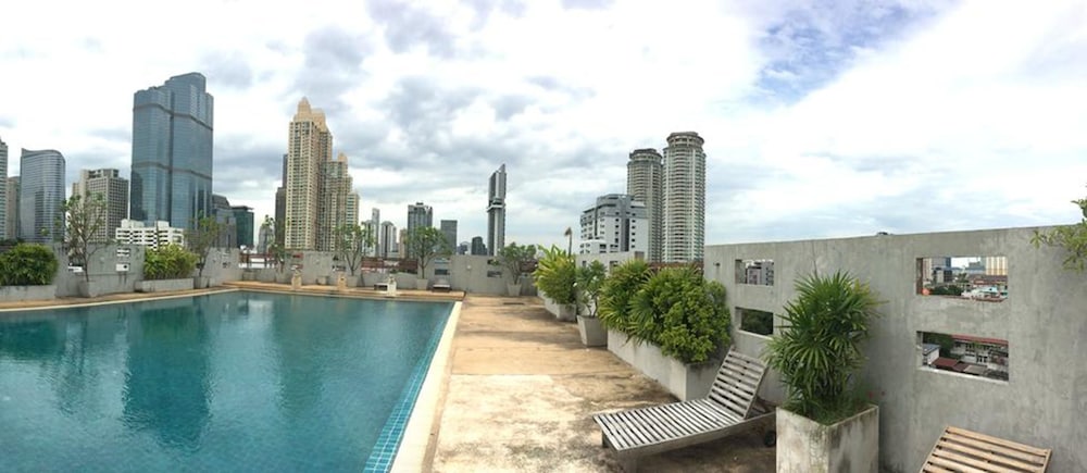 SATHORN GRACE SERVICED RESIDENCE 56/65