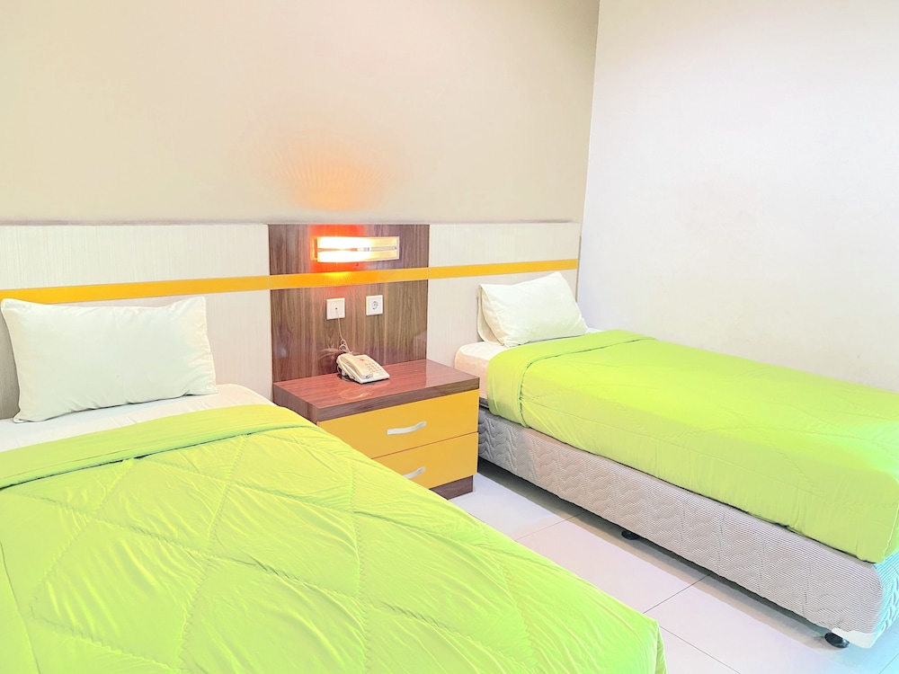 ECONOMY, TWIN BEDS