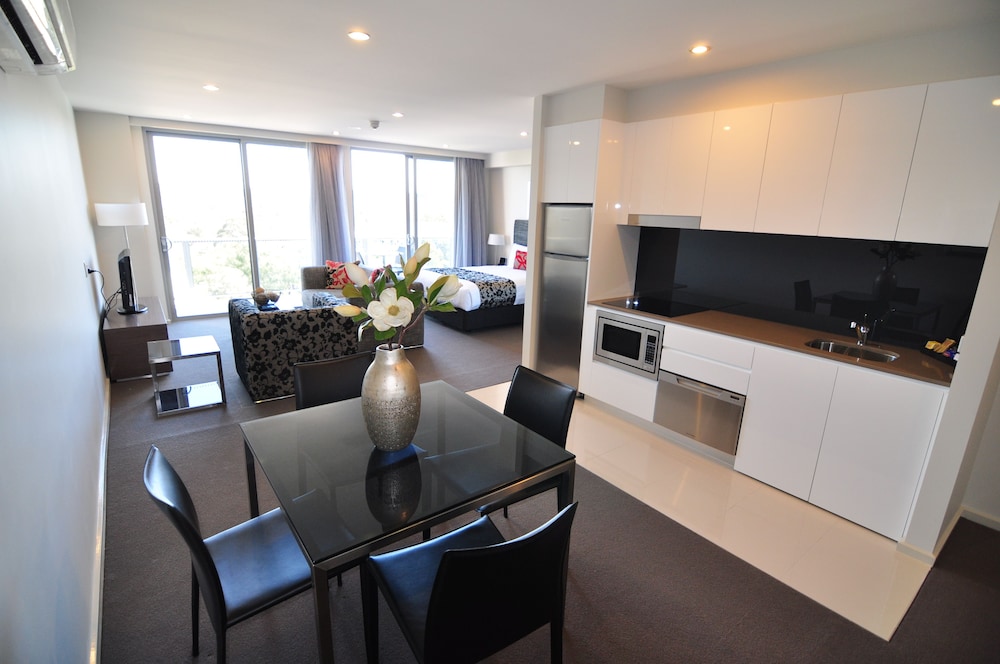 Adina Serviced Apartments Canberra Dickson 43/57