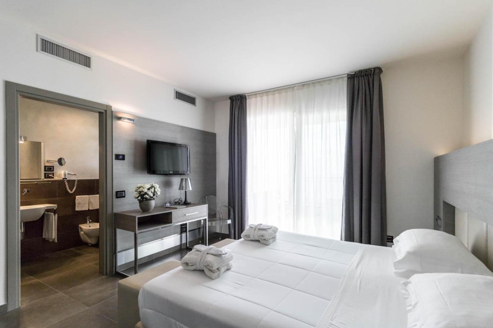 Deluxe, Double Bed, Sea Front