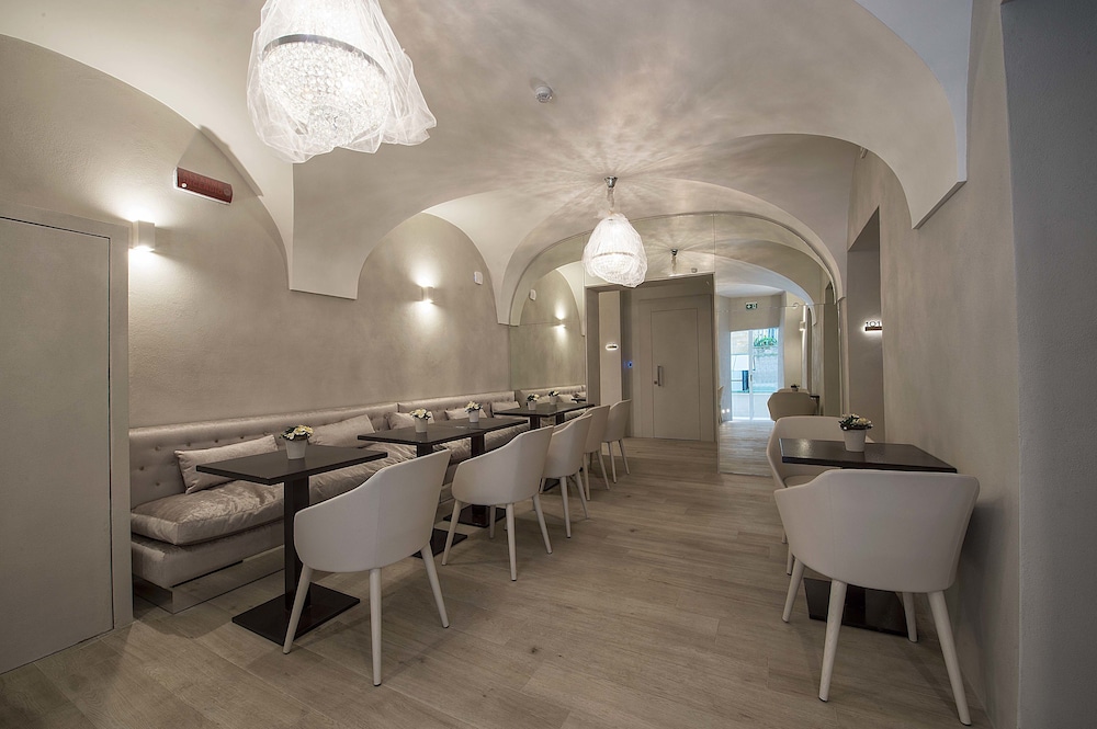 Terrace Pantheon Relais 62/71