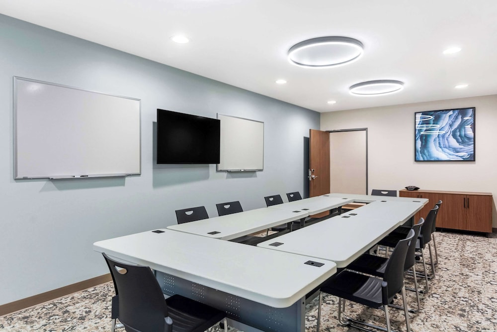 Everhome Suites Lexington - Horse Park 26/36