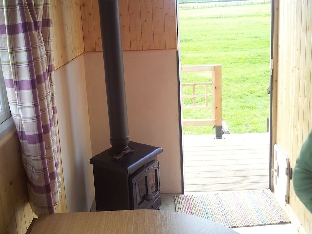 Shepherds Lodge 3/6