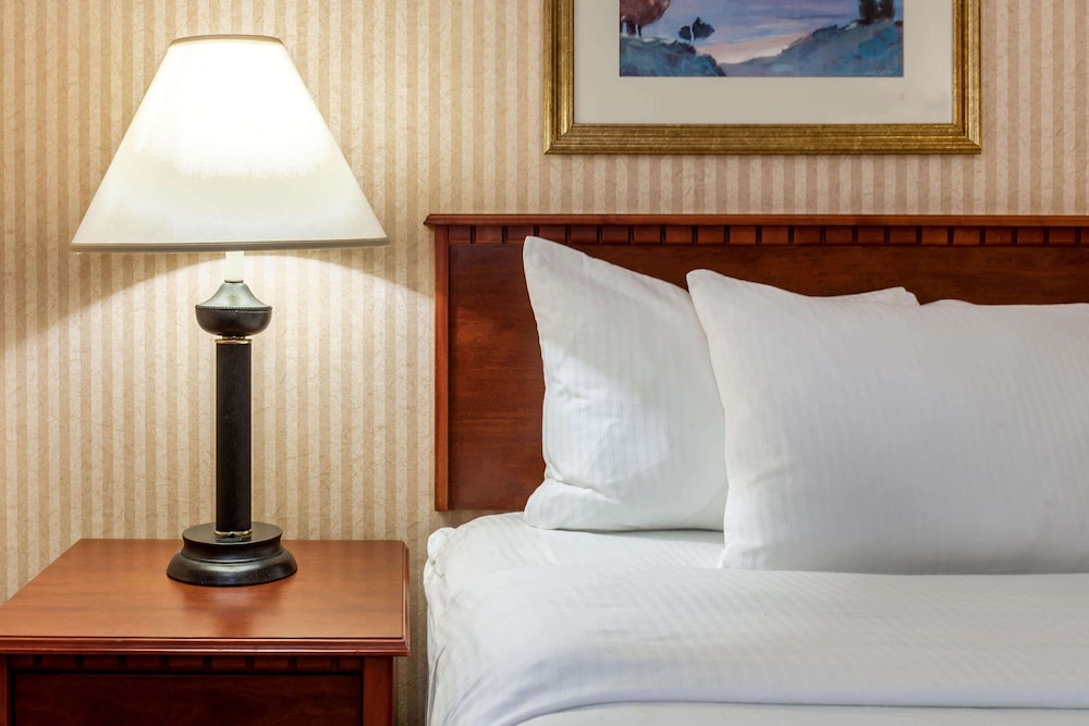 La Quinta Inn & Suites by Wyndham Milwaukee SW New Berlin 14/38