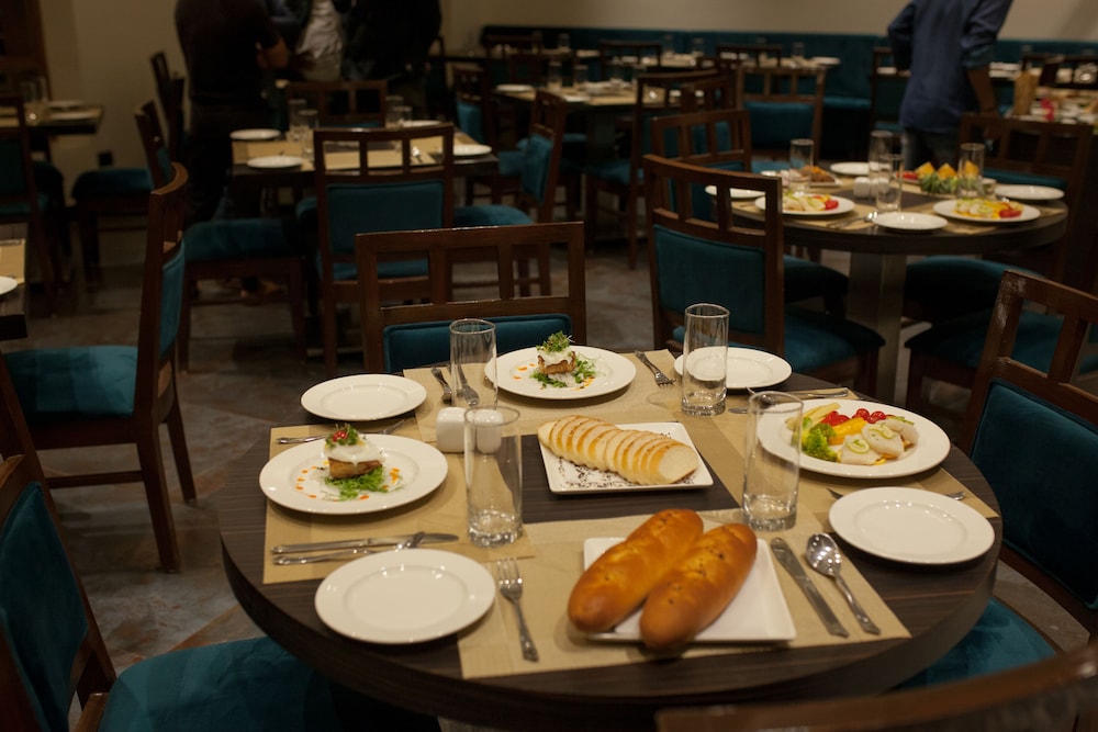 Regenta Place Green Leaf Mahabaleshwar 23/37