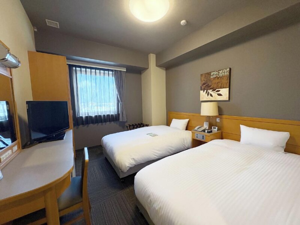 ROOM, TWIN BEDS