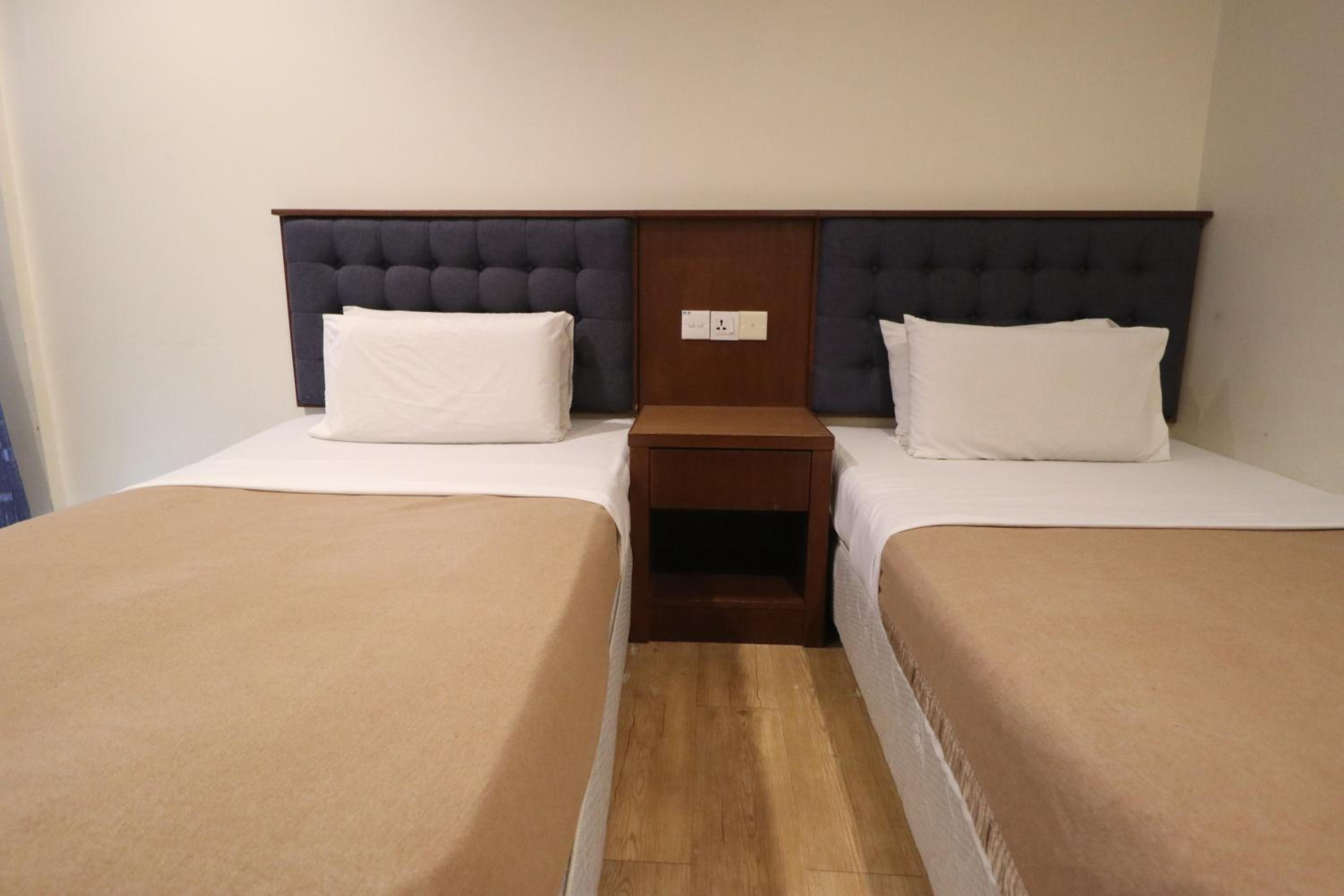 Room, Twin Beds