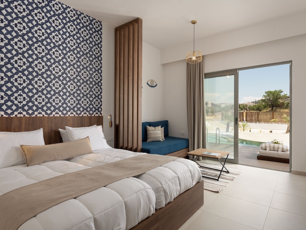 COMFORT, SUITE, POOL VIEW