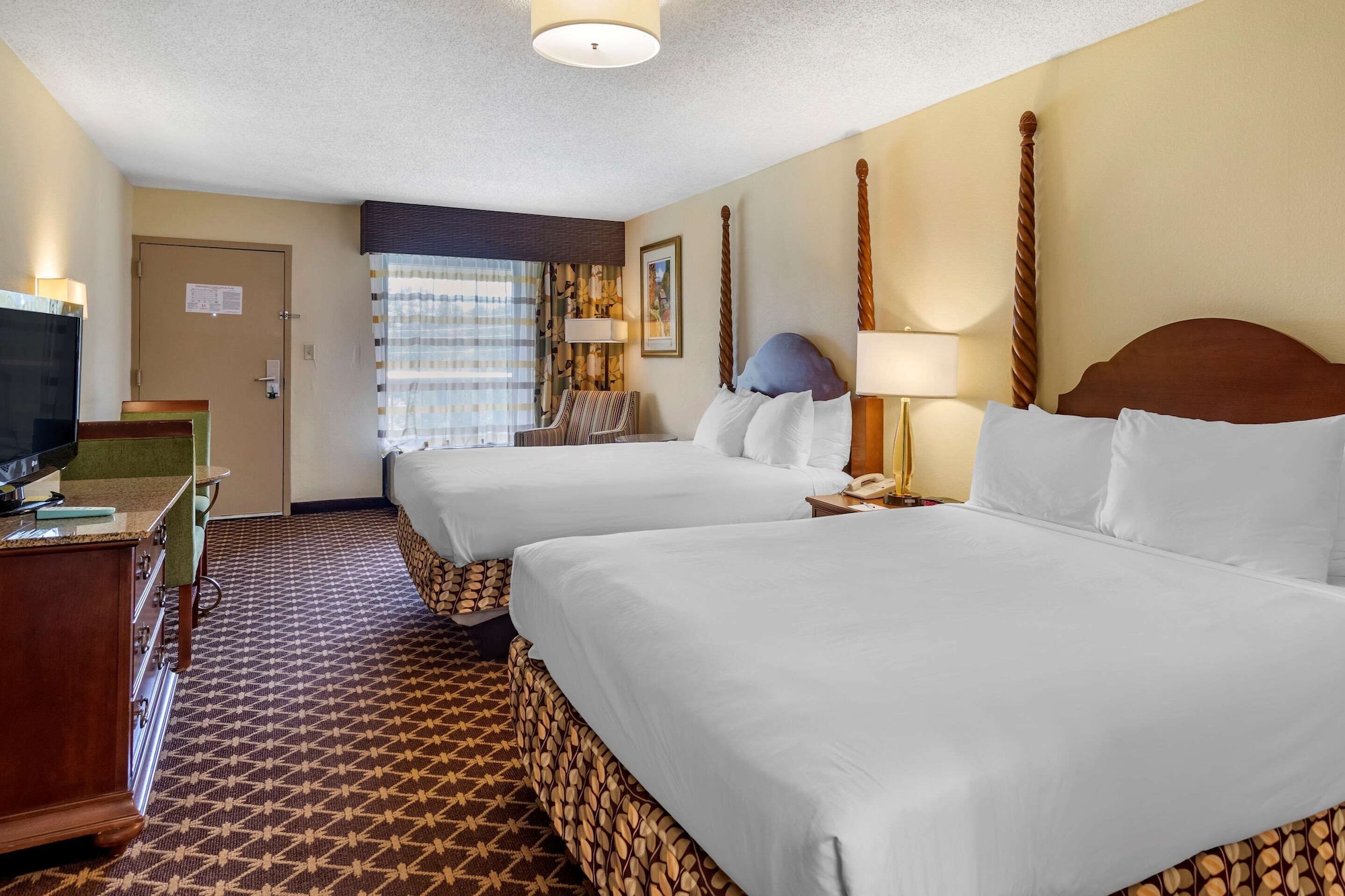 Upgrade, Standard, 2 Queen Beds
