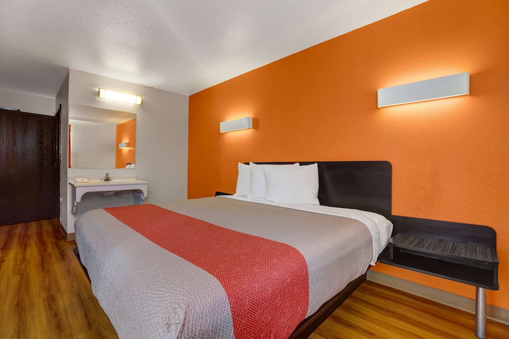 Motel6 Truth Or Consequences, NM 18/37