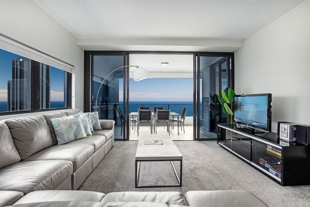 Ultra Broadbeach 43/72