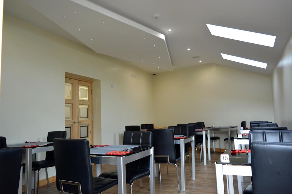 The Cambridge Hotel 24/40
