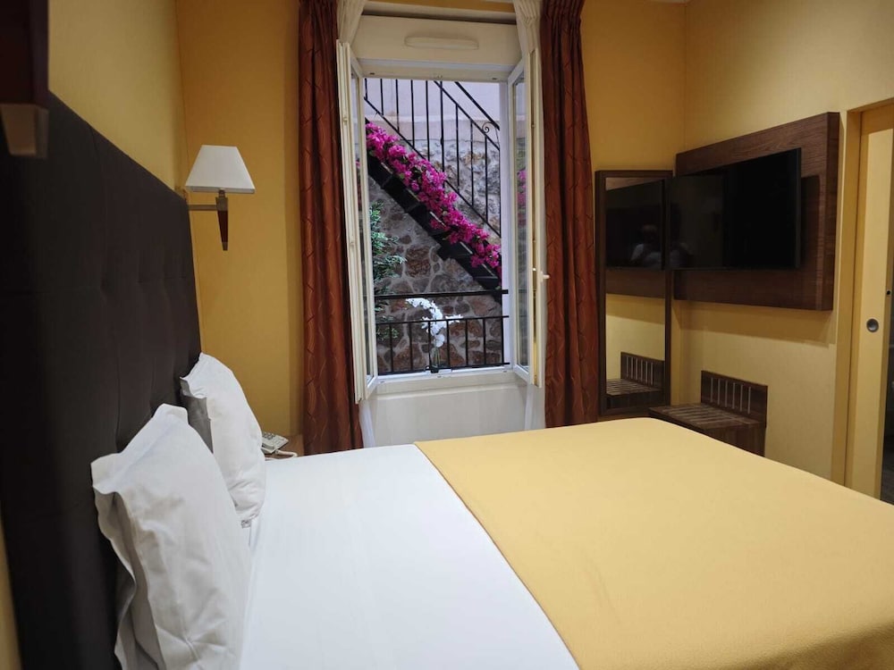 Hotel Capitole 32/53