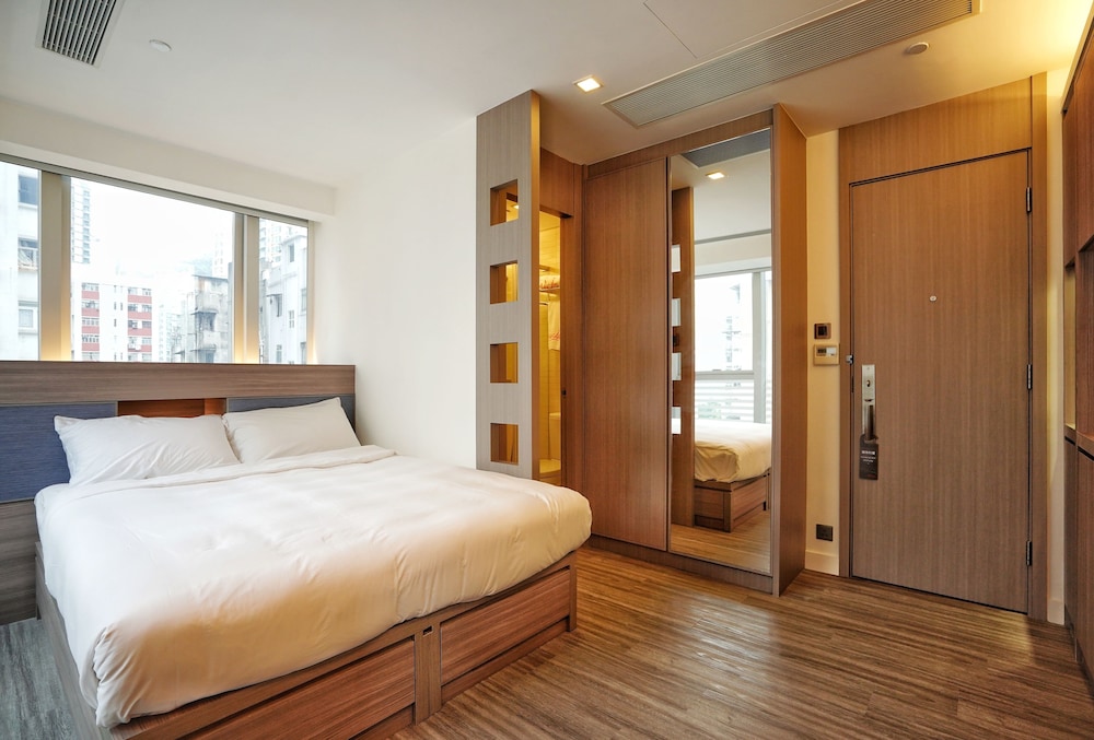 DELUXE, DOUBLE BED