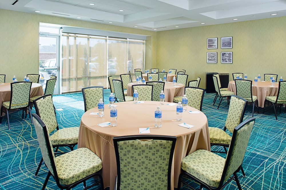 SpringHill Suites Dallas Lewisville 18/23