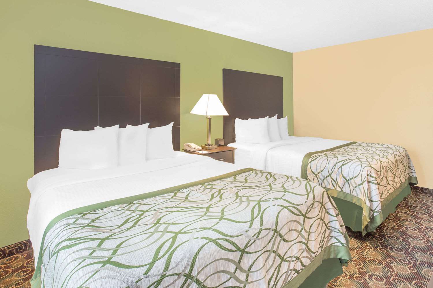 Baymont By Wyndham Holland 4/26