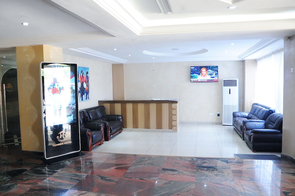 Tomreik Hotel 9/55