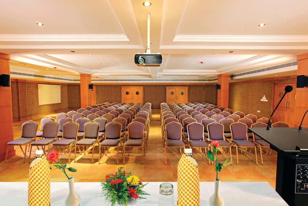 THE CLASSIK FORT HOTEL 36/42