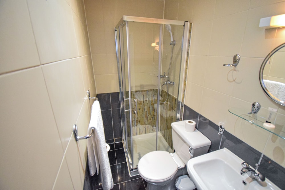 Pembridge Palace Hotel 48/50