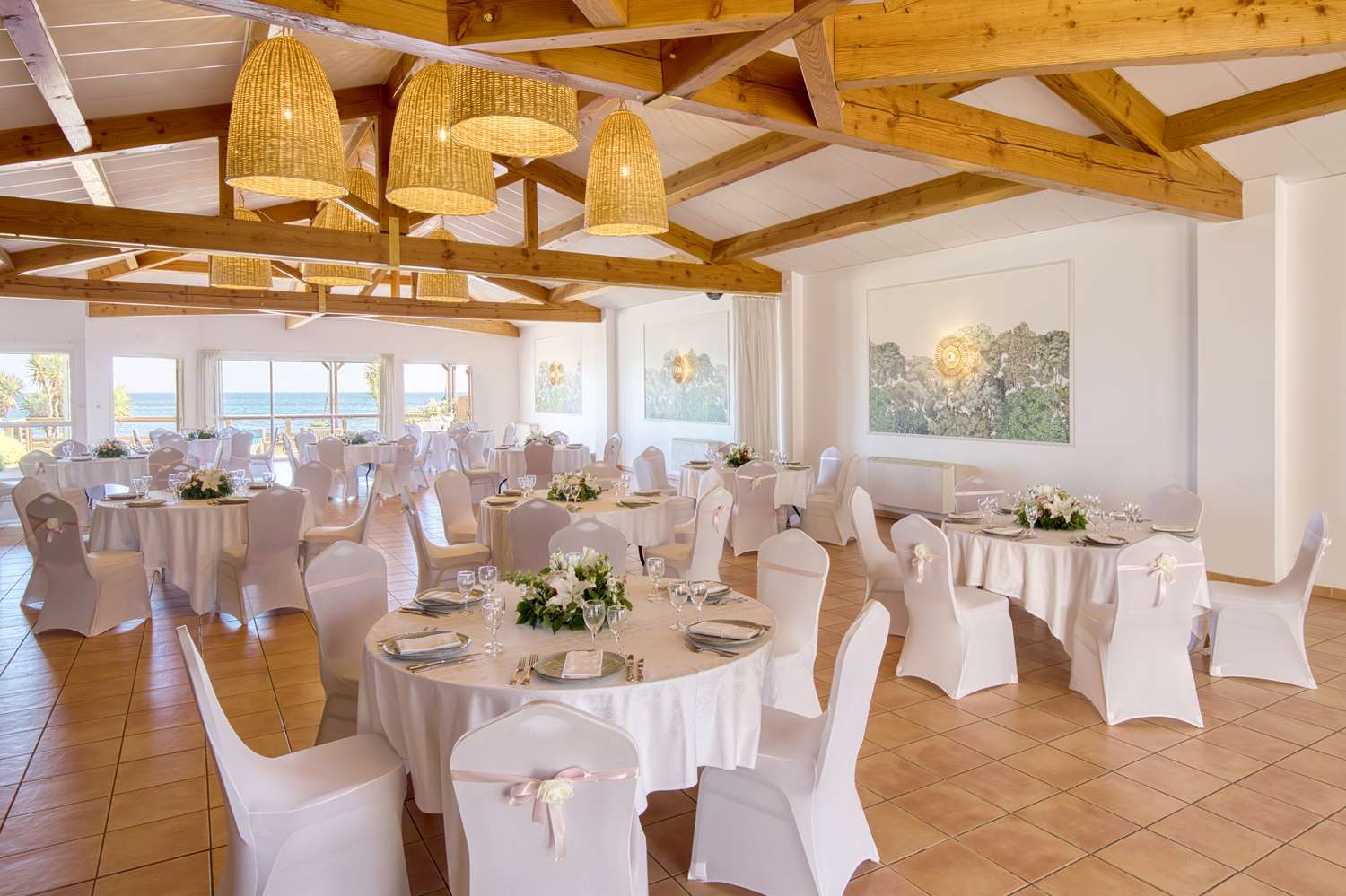 restaurant cafeteria