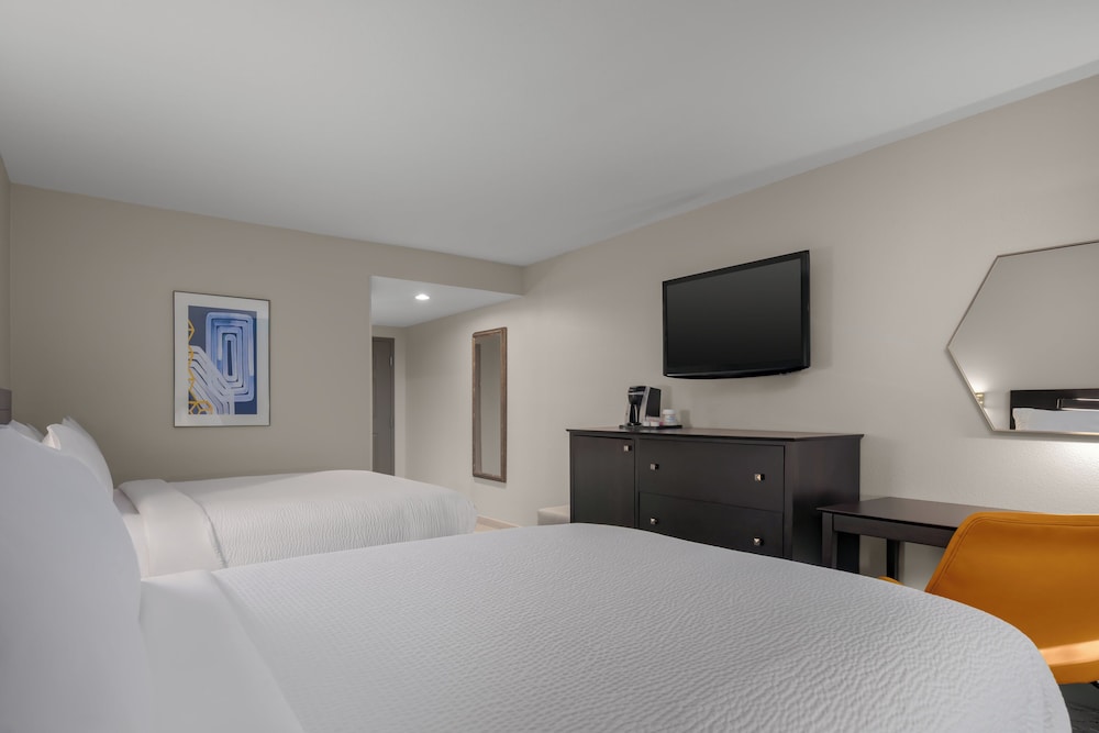 Standard, 2 Queen Beds, Accessible