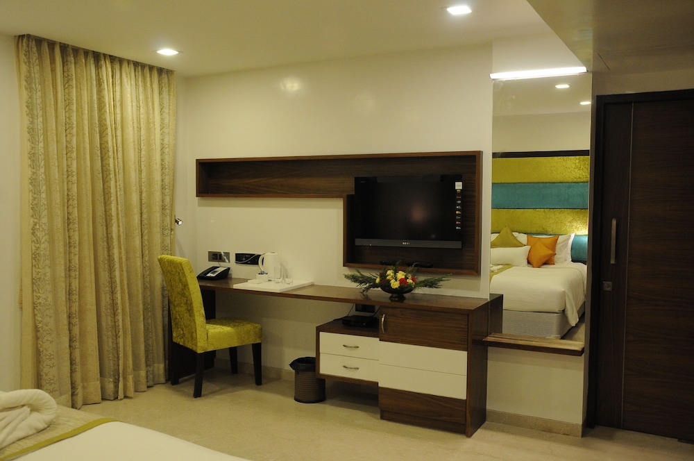 La Woods Hotel 32/50