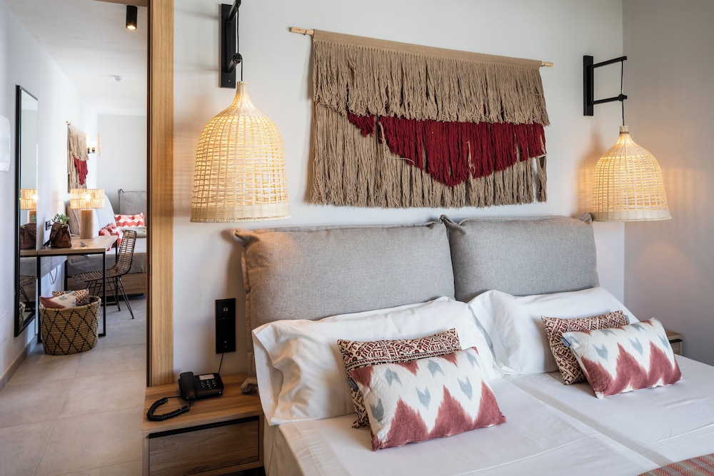 1 BEDROOM, APARTMENT, BALCONY